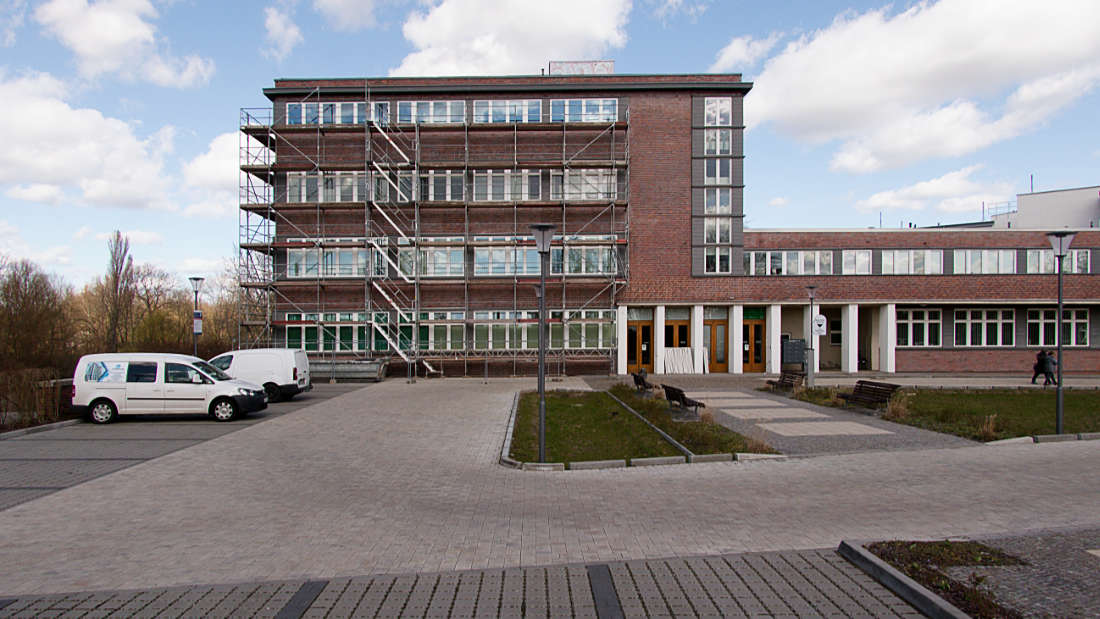Poliklinik in der Kanalstraße